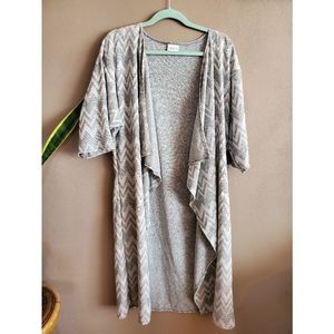 Lularoe Grey Chevron Shirley Kimono